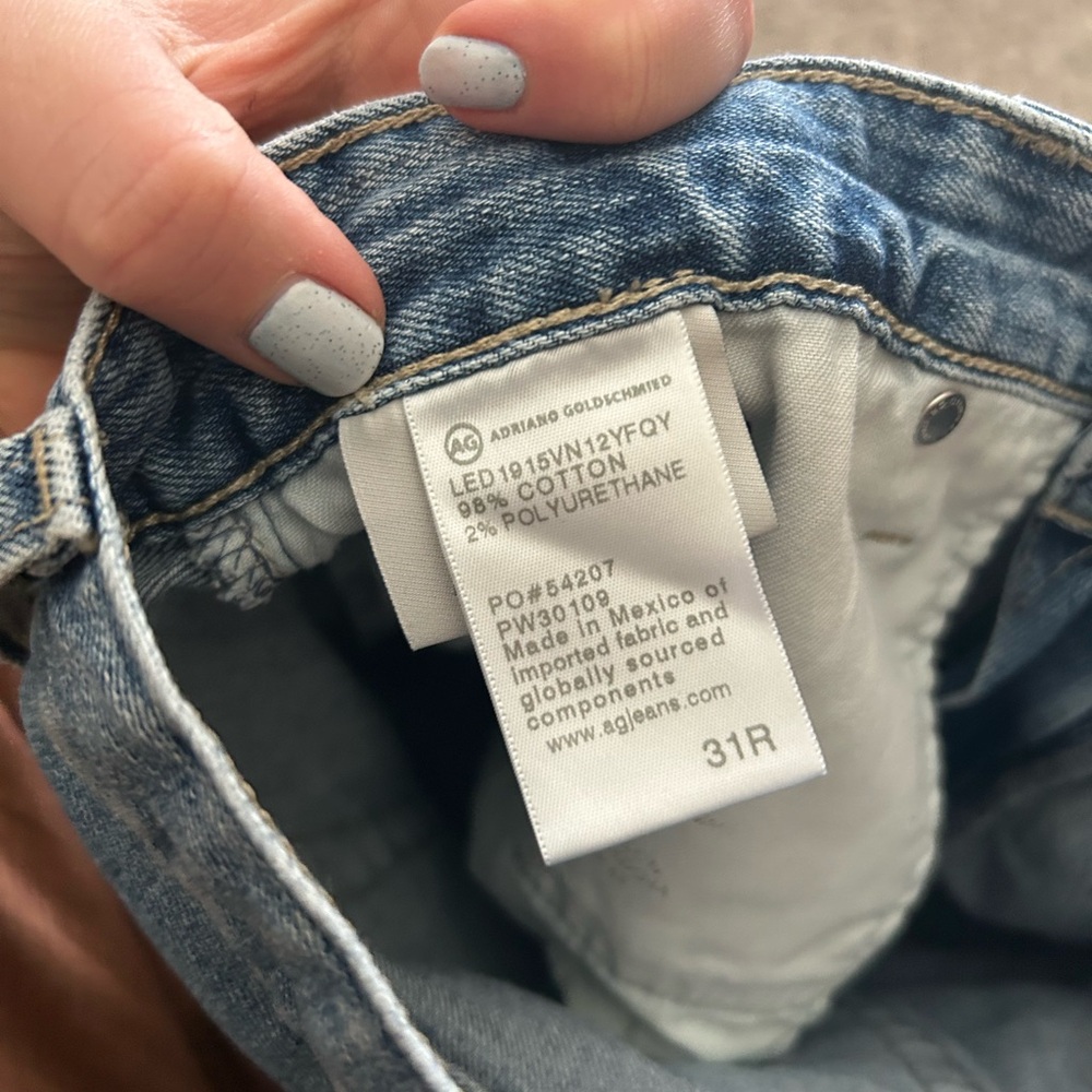 AG Adriano Goldschmied | Medium Wash Distressed Hem Becke Relaxed Slim Short - Picture 6 of 10